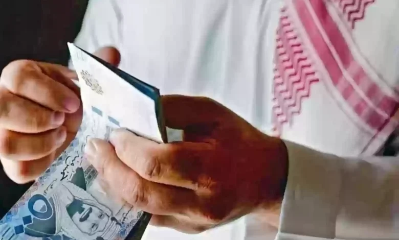 موعد صرف الضمان الاجتماعي المطور لشهر أكتوبر 2024 وكيفية استخدام حاسبة الضمان .. وزارة الموارد البشرية تُجيب موعد صرف الضمان الاجتماعي المطور لشهر أكتوبر 2024 وكيفية استخدام حاسبة الضمان .. وزارة الموارد البشرية تُجيب